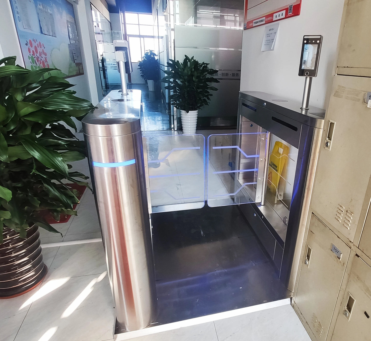 Free SDK Cloud Platform IP68 Waterproof 3D Face Recognition 8 Inch Access Controller Terminal and Time Attendance